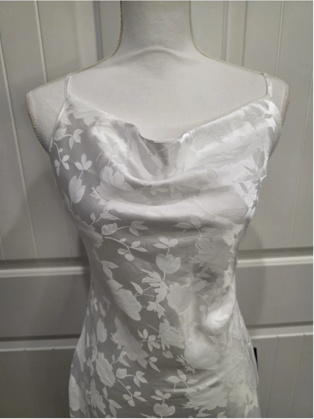 Lulu's Close to Your Heart White Satin Jacquard Cowl Slip Dress Sz M Beach Bride - Picture 7 of 11